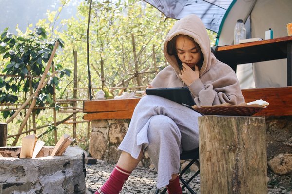 Quels sont les types de loisirs proposés par le camping le Pessac?