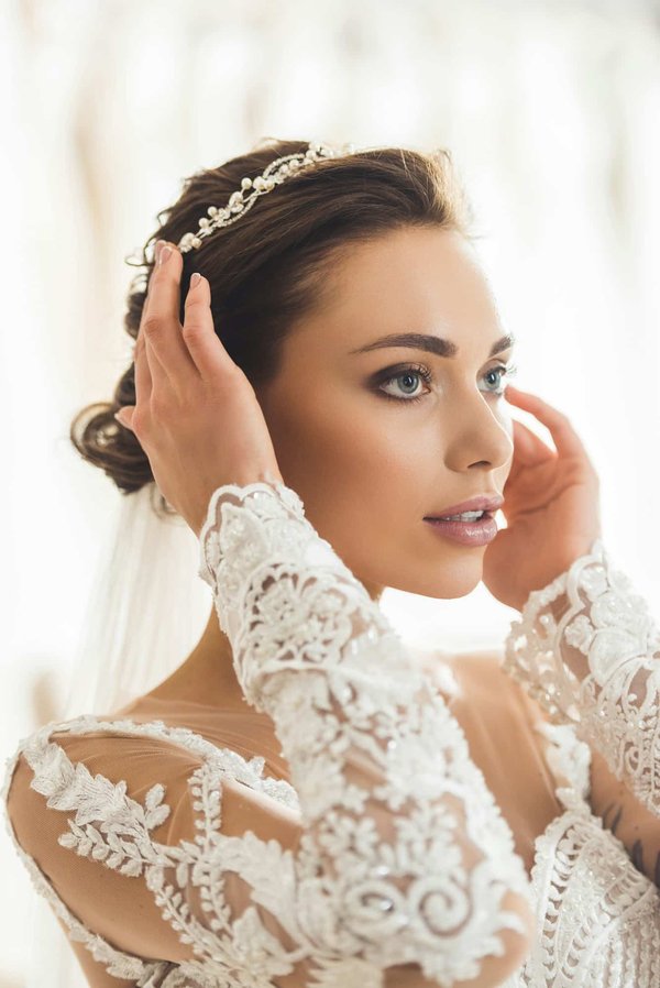 Accessoires cheveux mariage : élégance et raffinement