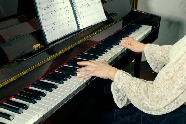 Yamaha U1 : l'excellence dans la tradition des instruments de musique